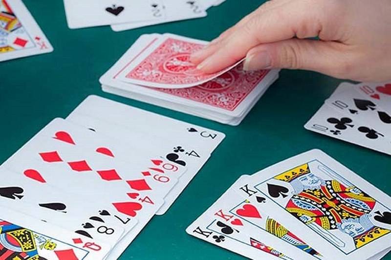 Cách chơi phỏm dễ hiểu để giành chiến thắng